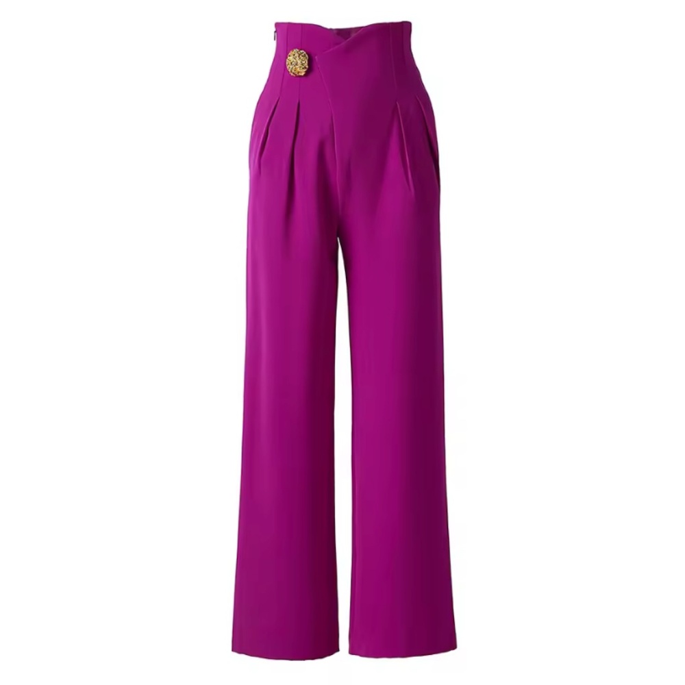 NEW! Pink Berry Wide pants trousers with gold tone brooch accent